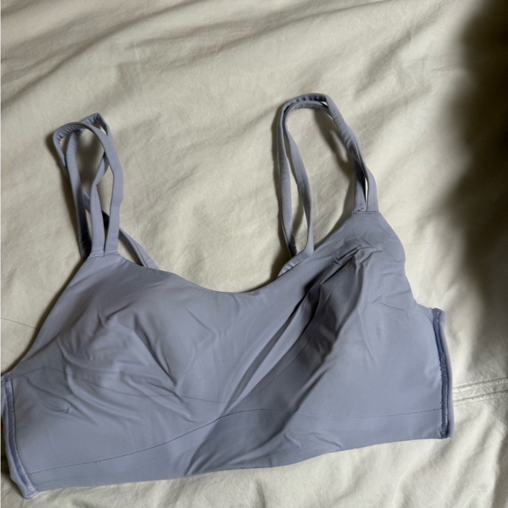 Women's lululemon light blue sports  bra - Picture 2 of 2